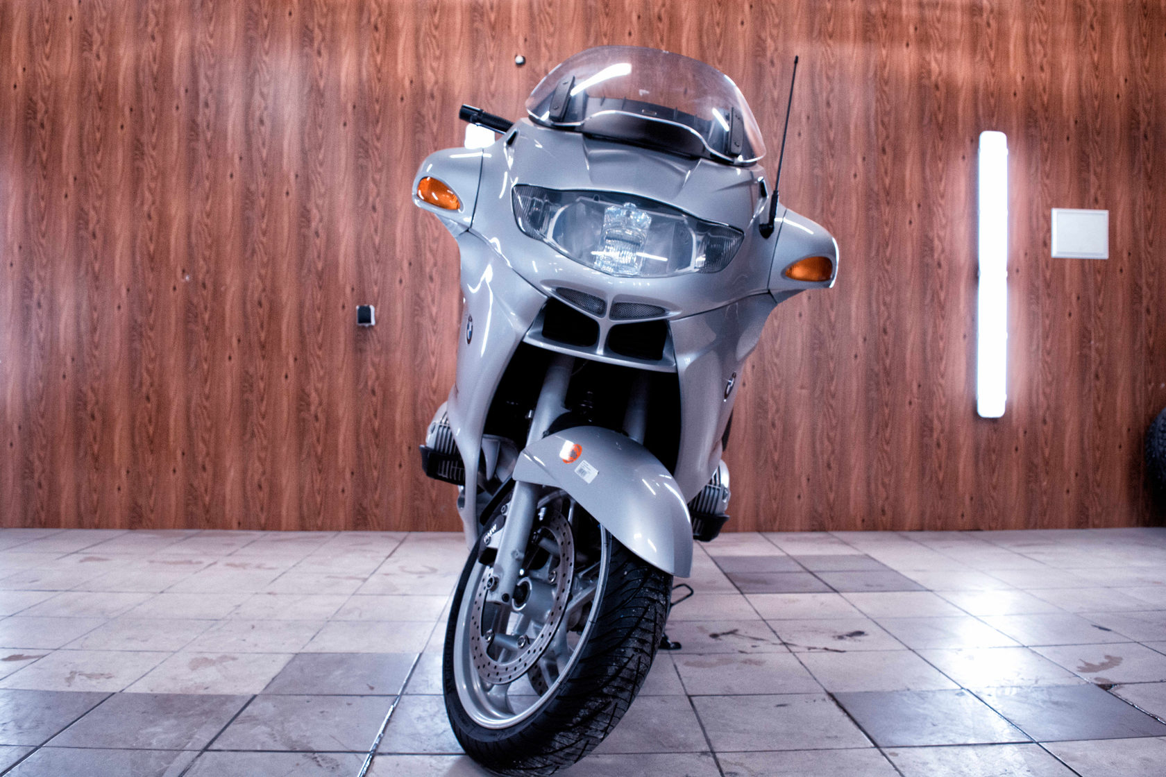 Unleash Your Adventurous Spirit with Autoarc Motorcycle Rentals!